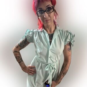 Too cute vintage dress with super cute details